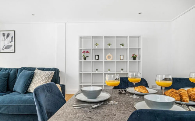 2BR with Patio in the Heart of Holborn