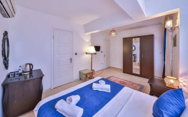 Livan Hotel Deluxe