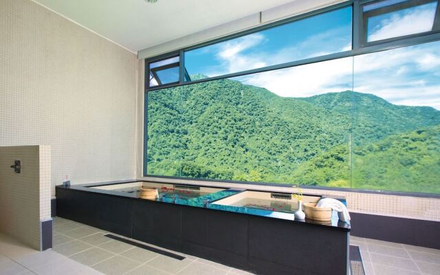 Four Season Beauty Hotel