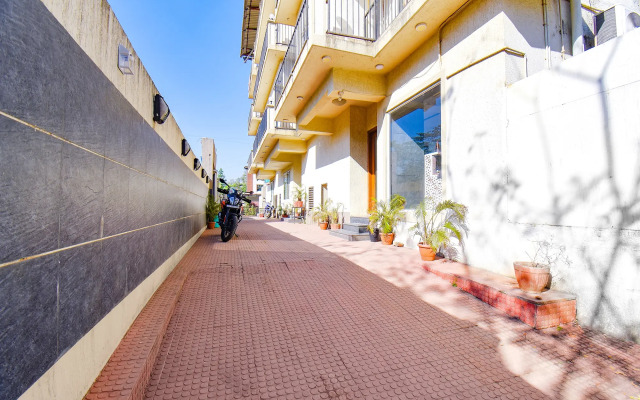 Fabhotel Shree Sai Residency