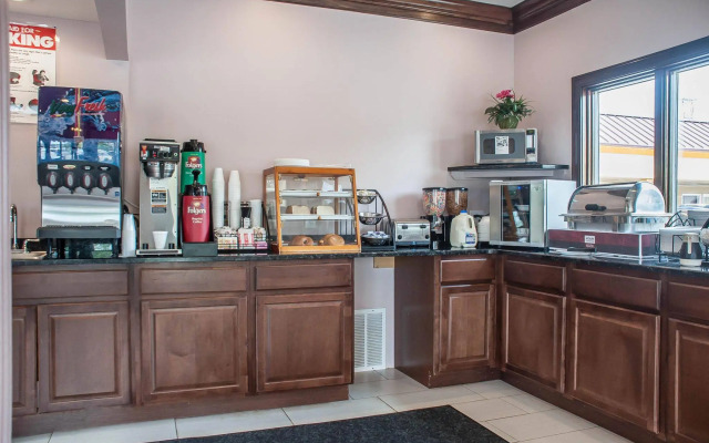 Amherst Inn & Suites
