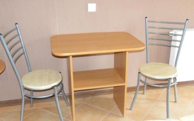 Pokoje Gościnne "Pod Klonem"