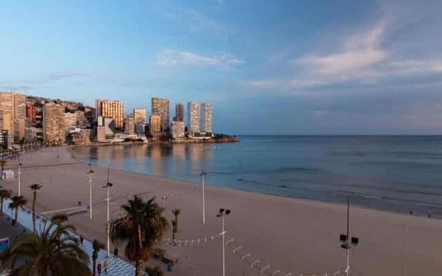 Luminoso Apartamento en Primera Línea de Playa