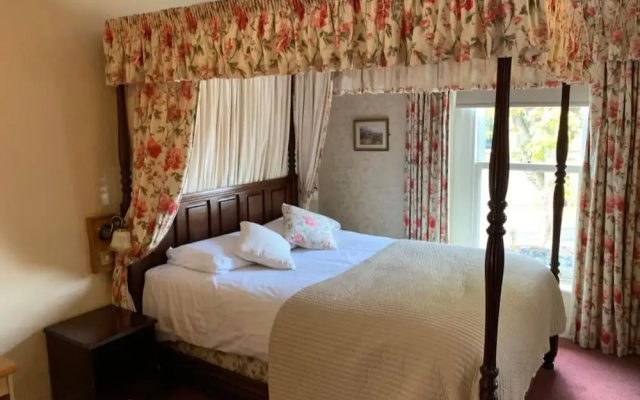 Waterford Lodge Hotel