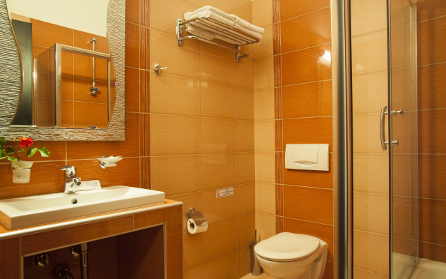 Meteoritis Hotel