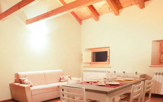 Perarolo Halldis Apartments