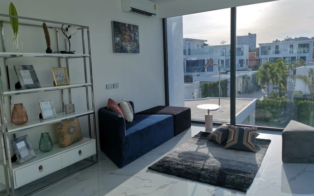 Villa with Shared Pool in Central Pattaya - Palmc15