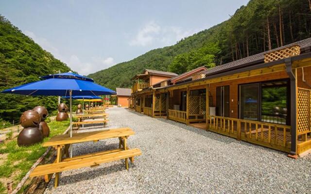 Jeongseon Firefly Red Clay pension