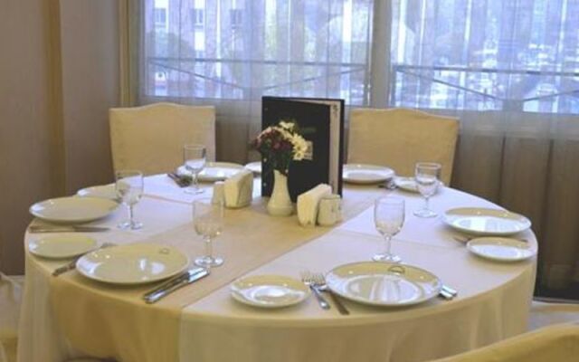 Tilmen Hotel