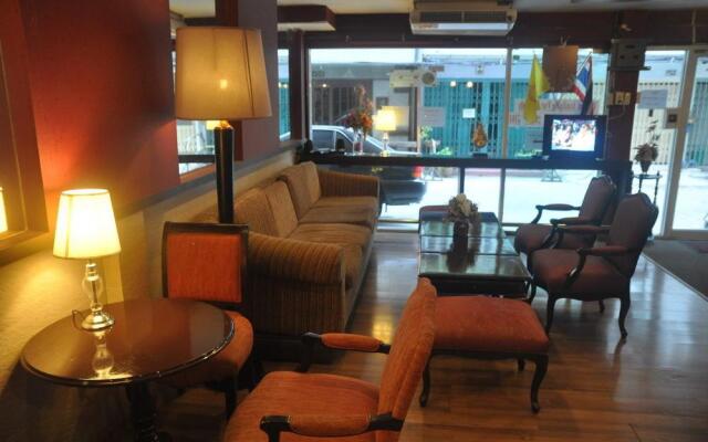 Check Inn Hostel @Phromphong