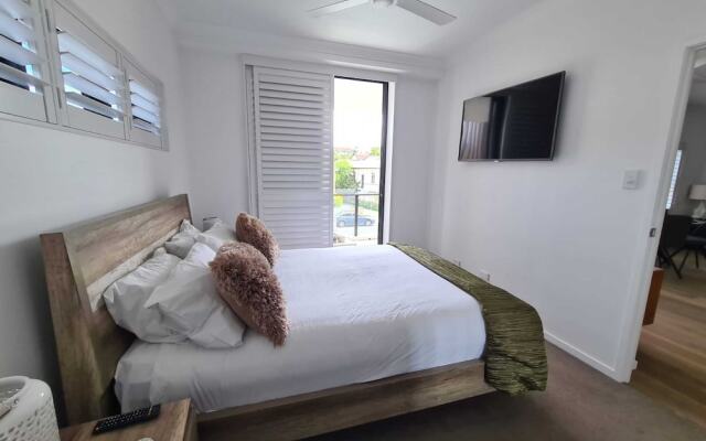 Modern 2 BR with Private Pool and Garden