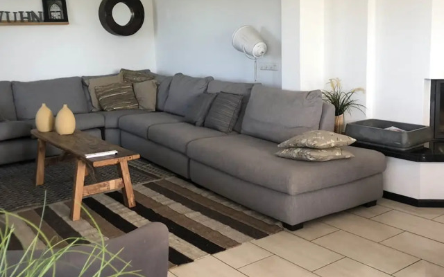 Atmospheric House With Play Space, at the Harbor