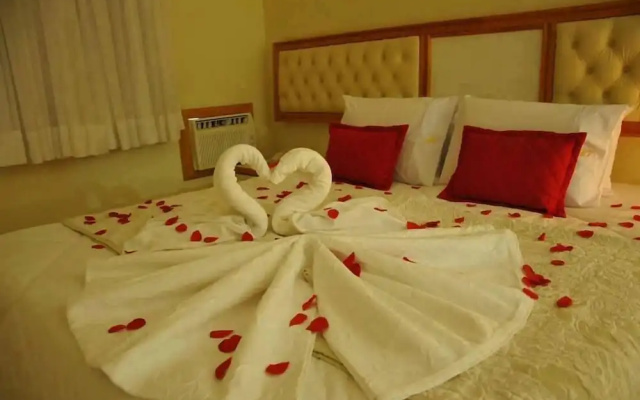 Rovi Plaza Hotel