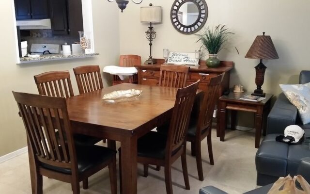 524queen 2 Bedroom Condo