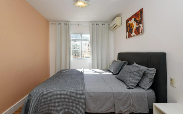 spacious penthouse duplex arpoador