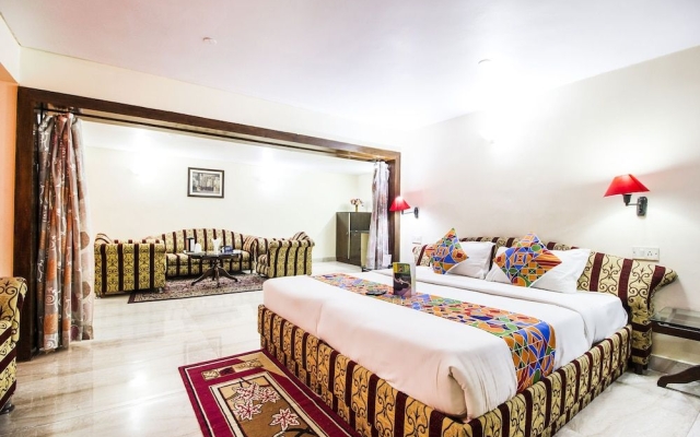FabHotel Mayfair Inn