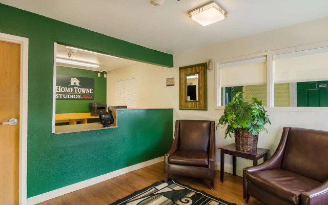 HomeTowne Studios By Red Roof Denver - Glendale/ Cherry Creek