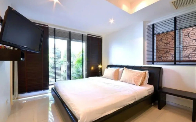 Luxury 5 Stars Beach Villa 6 Beds