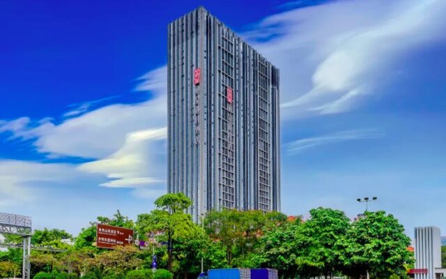 Rezen Select Nanning East Railway Station