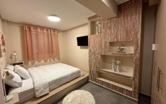 Nikole's Villa By The Sea