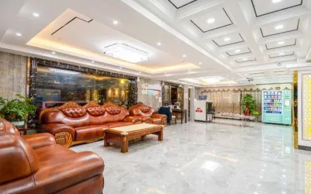Jincheng Holiday Hotel (Burqin Hedi night market)