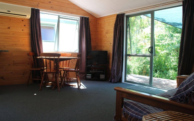 Off The Beaten Track Accommodation – Guest Rooms – Murchison