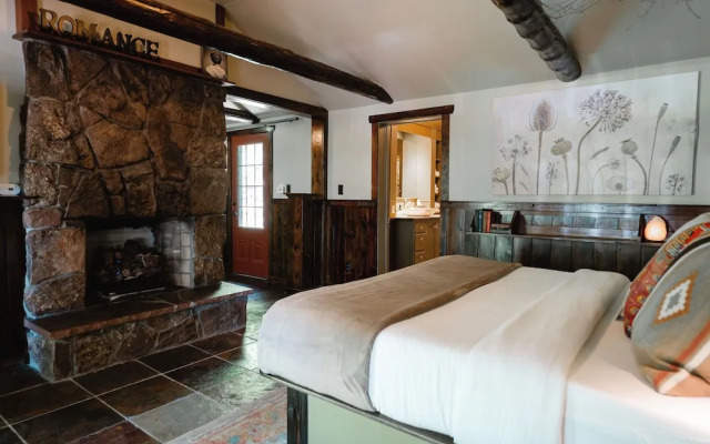 Highland Haven Creekside Inn