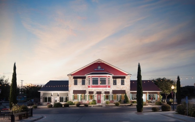 High Cotton Inn
