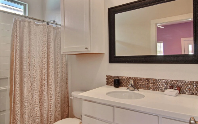 Purple Pelican - 4 Br home