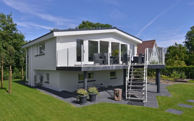 Cozy Holiday Home in Kamperland near Lake