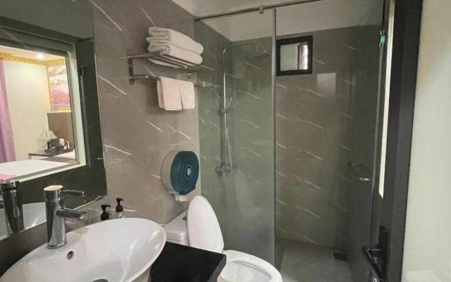 Hoang Gia LB Hotel by Bay Luxury