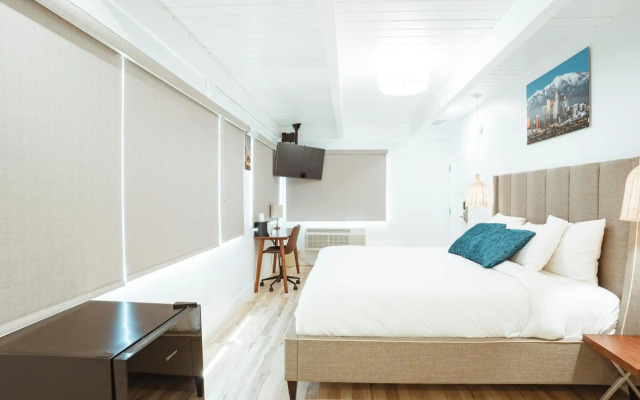 The Belmont Shore Inn