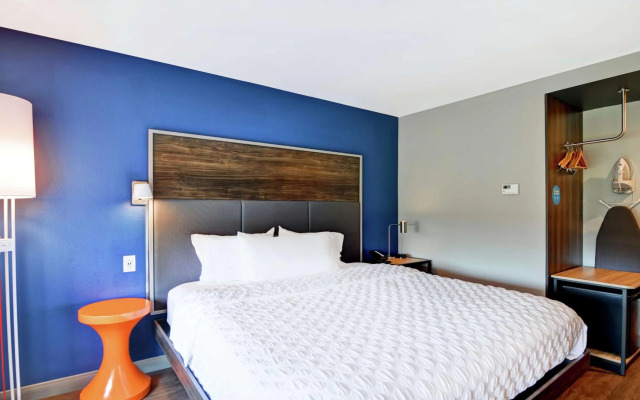 Tru by Hilton Middletown