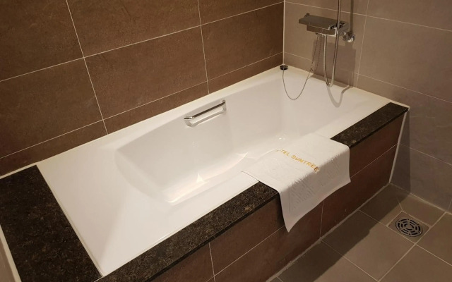 Suntree Hotel