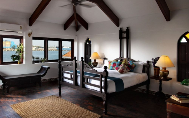 Waterfront Granary A Museum Hotel