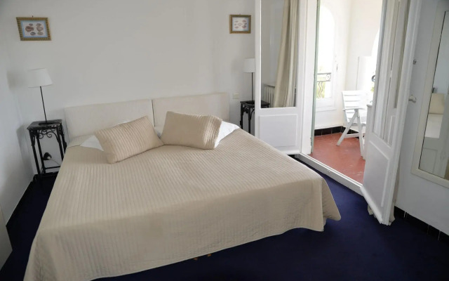 Auberge De La Calanque