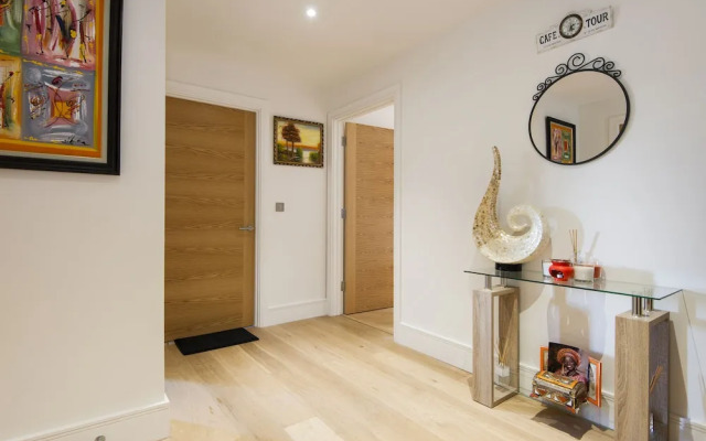 Majestic Maida Vale Home near Regents Park