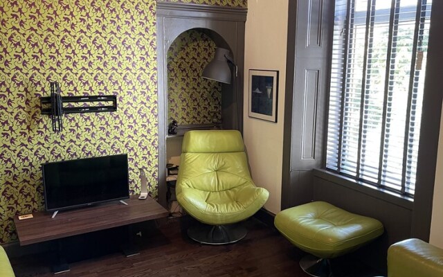 Impeccable 2-bed Apartment in West Kilbride