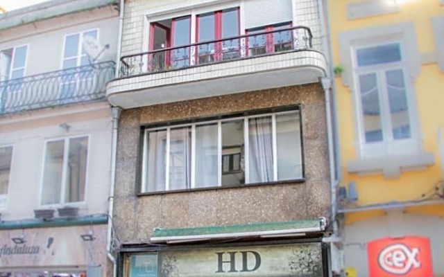 Travel & Live Porto Hostel