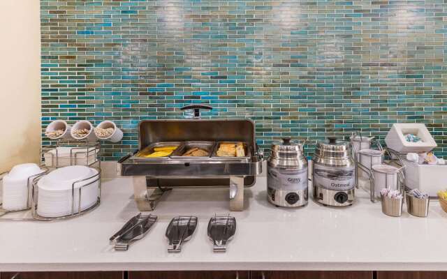 La Quinta Inn & Suites by Wyndham Artesia