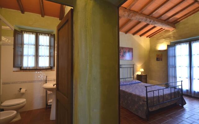 Quaint Holiday Home in Arcidosso With Swimming Pool
