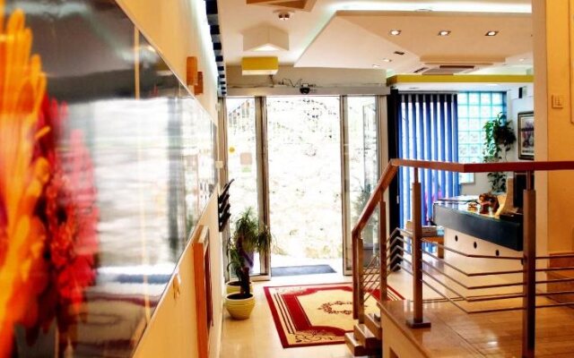 Hotel Safir