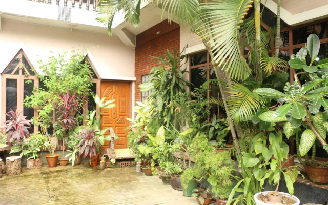 Kaung Lay Inn