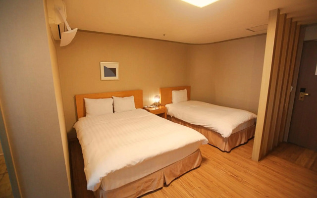 Changwon AT Business Hotel