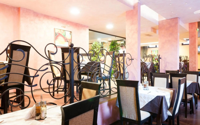 TES Flora Apartments