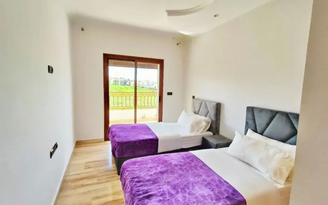 Les Belles Residences E