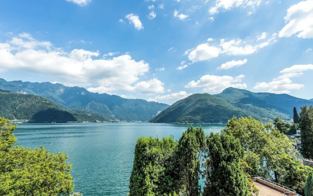 Melide Lake View