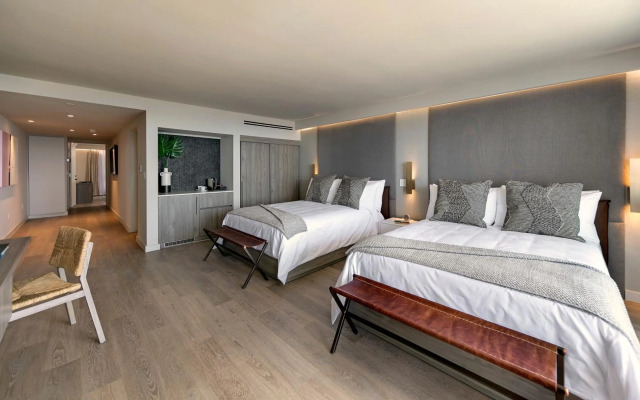 La Jolla Cove Suites