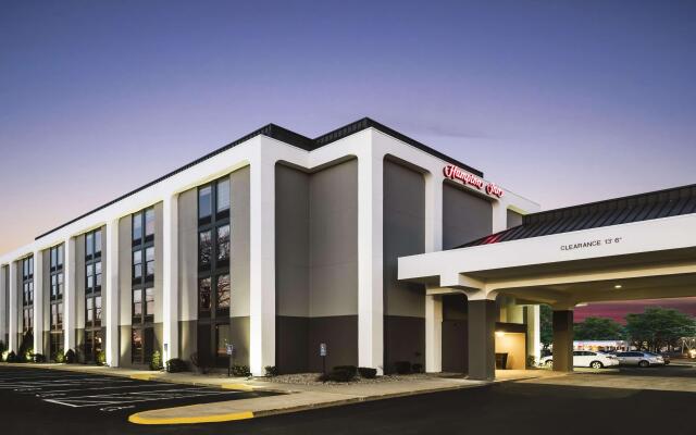 Hampton Inn West Springfield