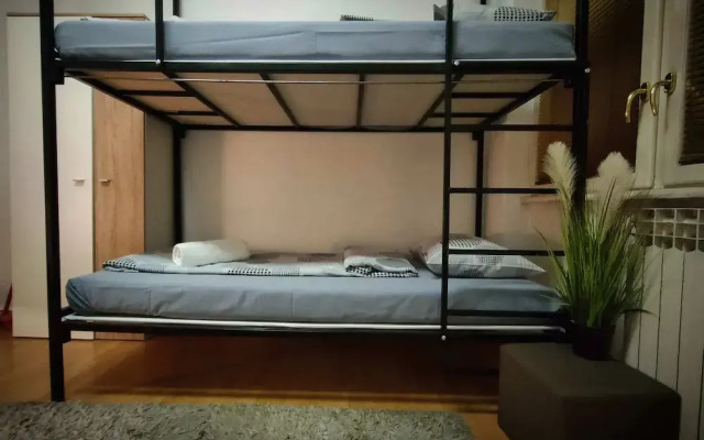 FG 1861 Hostel